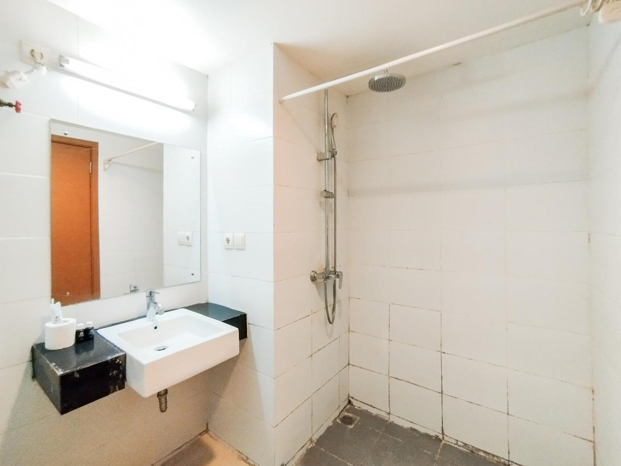 בנדונג Simply And Comfy Studio Room Apartment Beverly Dago By Travelio מראה חיצוני תמונה